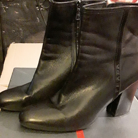 Authentic Prada boots - Picture 3 of 6